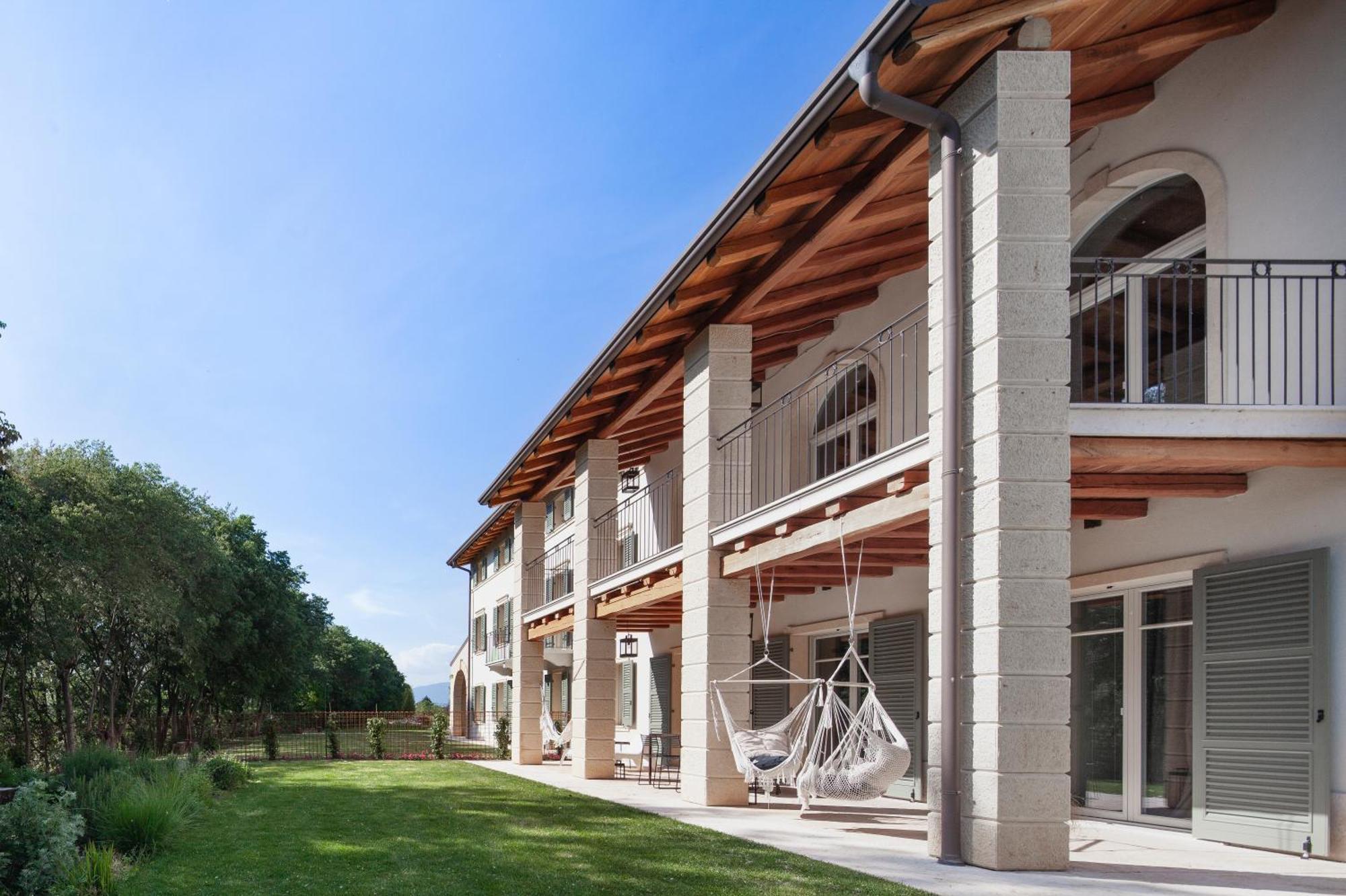 Corte Lanfranconi Relais Пескантина Экстерьер фото