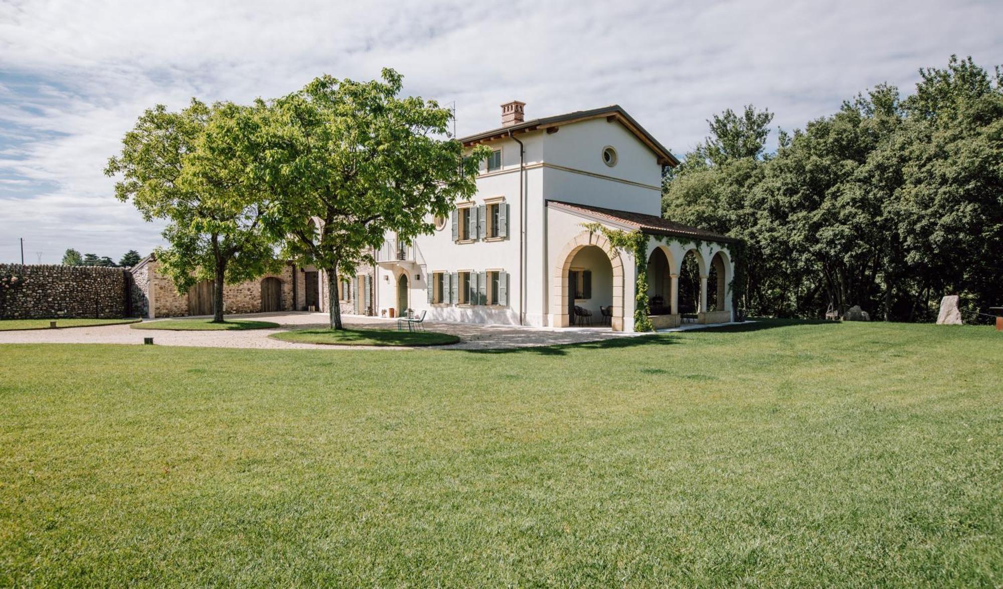 Corte Lanfranconi Relais Пескантина Экстерьер фото